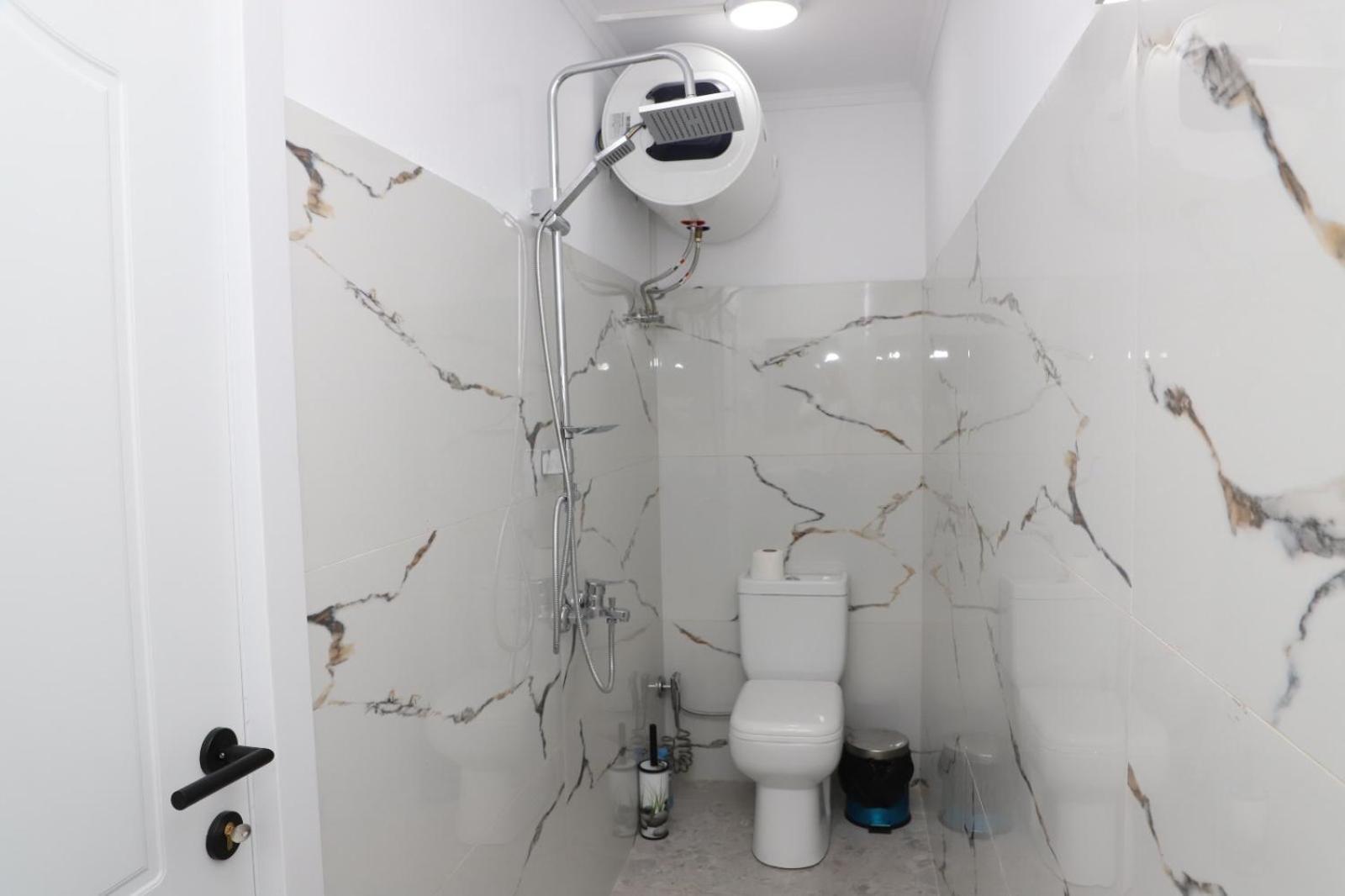 Aral Hostel بيرات المظهر الخارجي الصورة