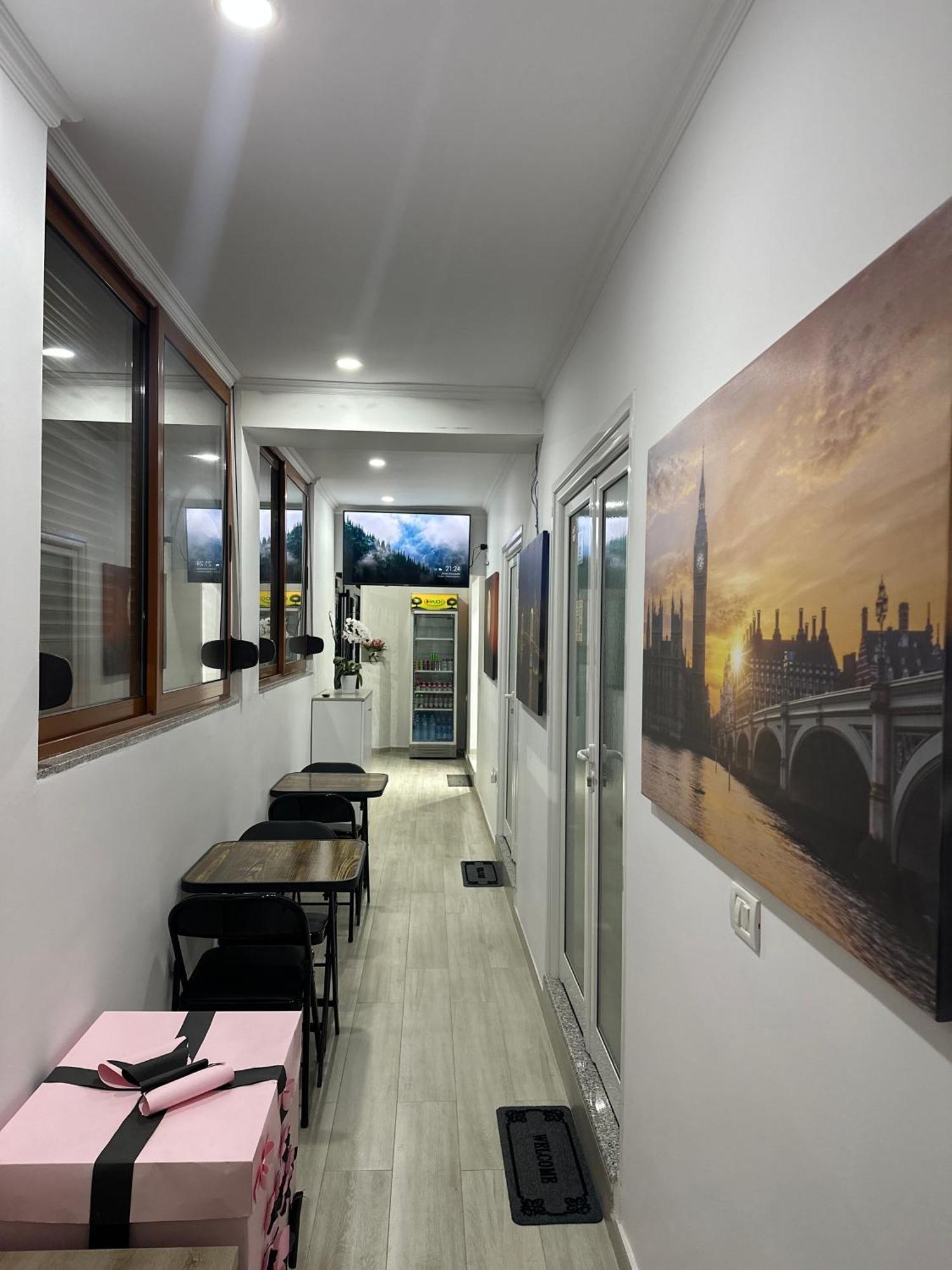 Aral Hostel بيرات المظهر الخارجي الصورة